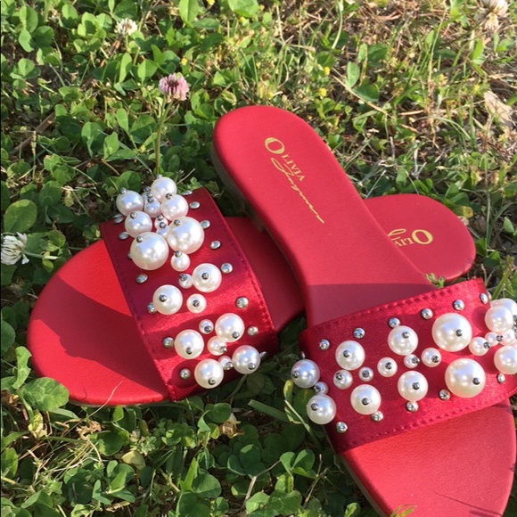 🟢🔴⚪️Pearl Slide Shoes! 🟢🔴⚪️ - Picture 6 of 8